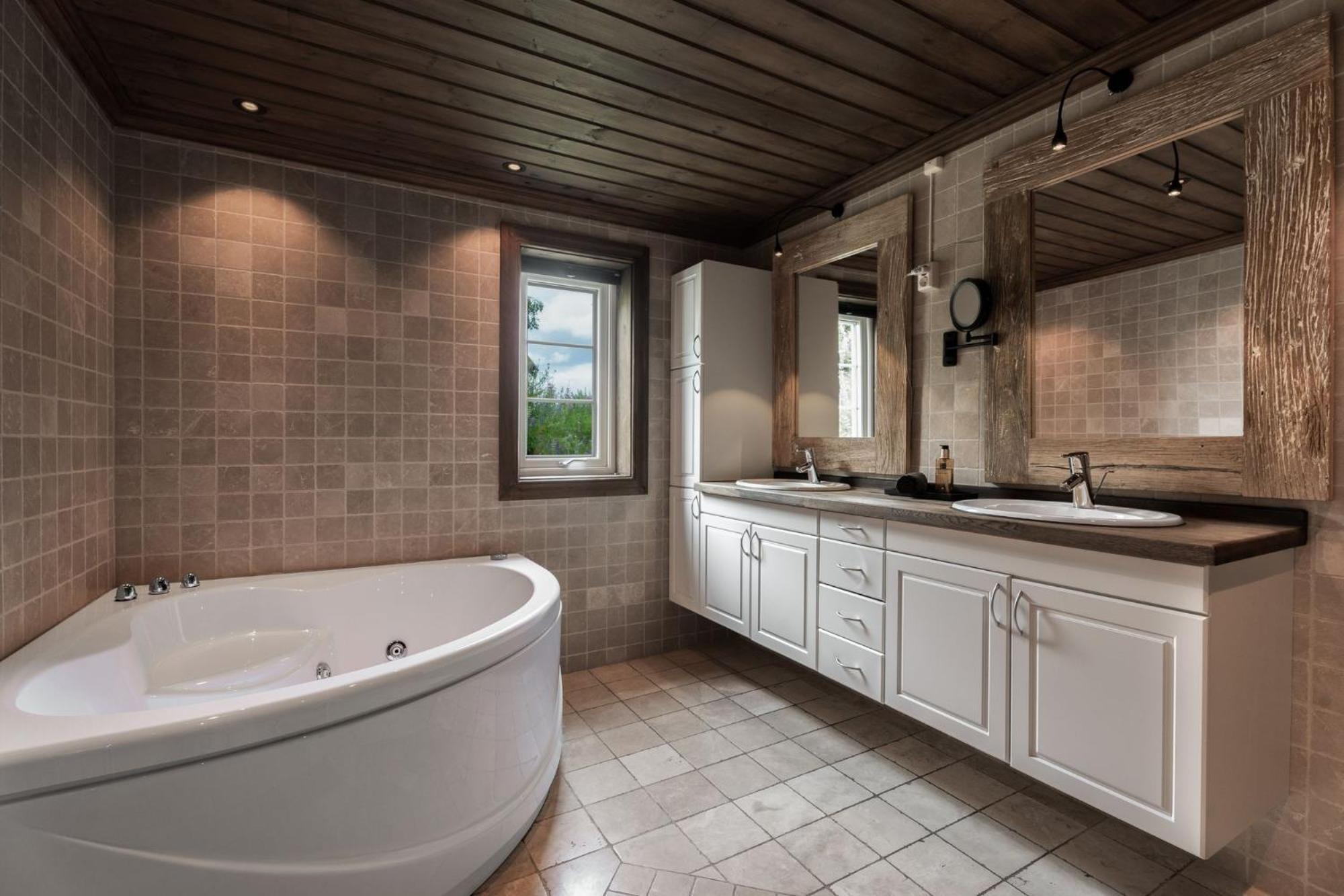 Norefjell - Storhytte Med Jacuzzi Og Fantastisk Beliggenhet Noresund Luaran gambar